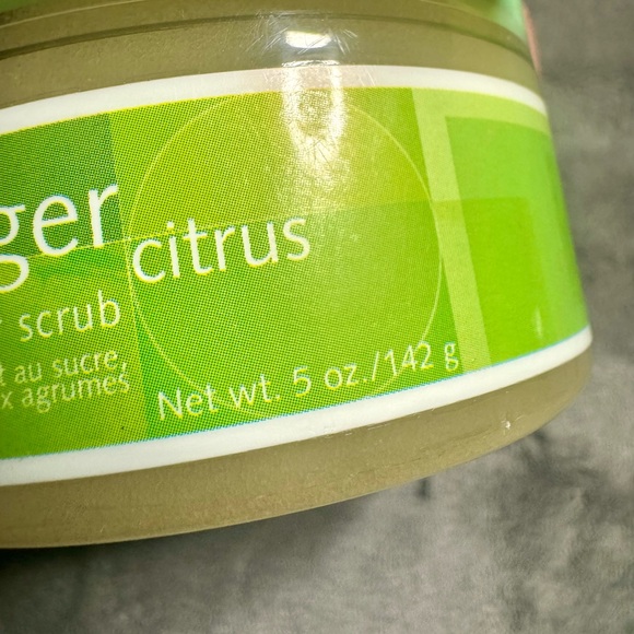 Arbonne Ginger Citrus Sugar Scrub - Picture 3 of 3